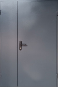 Технические двери Redfort модель 2 листа металла полуторная серая